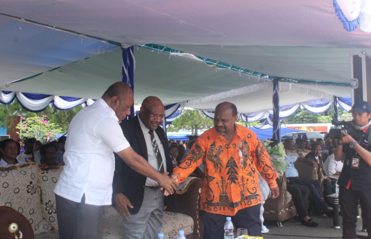 Gubernur : MRP Lahir untuk Menjembatani Kesenjangan Pemerintah dan Rakyat Papua 